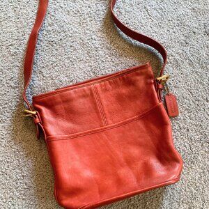 VINTAGE COACH RED LEATHER CROSSBODY BAG